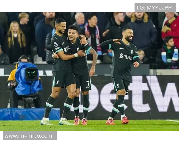 赫拉芬贝赫谈与柯蒂斯琼斯搭档默契期待球队延续良好状态